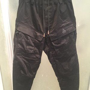 Nike ACG Black Cargo Pants (DESC.)